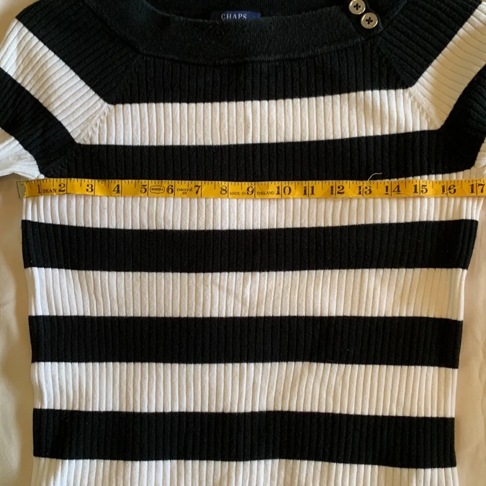 Chaps Sweater • Size Medium